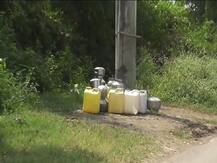 हिंगोली जिल्ह्यात पाण्यासाठी नागरिकांनी वणवण, महिलांसह बालकांचीही पाण्यासाठी भटकंती