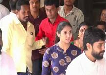 रिंकू राजगुरुसह \'कागर\'ची टीम विठुरायाच्या चरणी