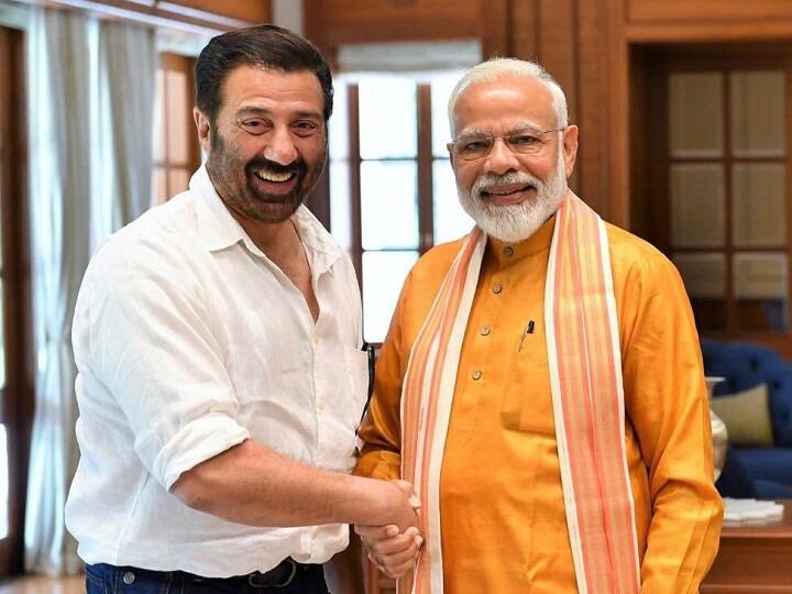 Narendra Modi Meet with bollywood Actor Sunny Deol सनी देओलला भेटल्यावर नरेंद्र मोदींना 'त्या' गाजलेल्या डायलॉगची आठवण झाली