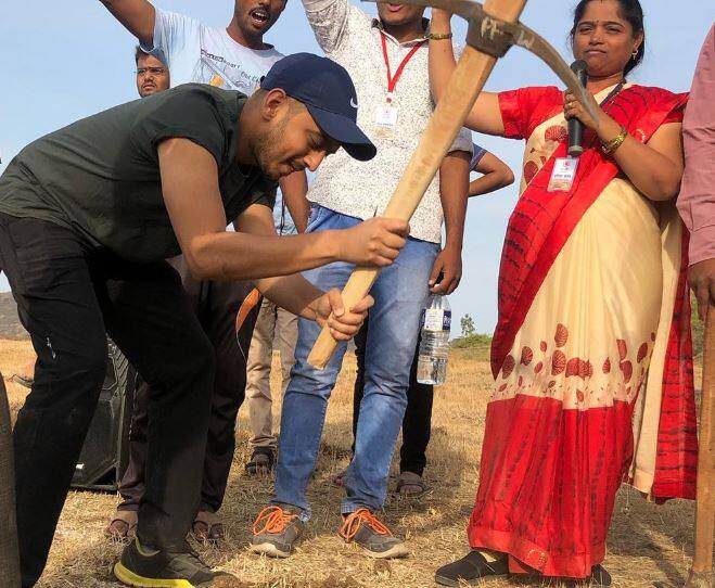 अभिनेता अमेय वाघनेही आज श्रमदान केलं
