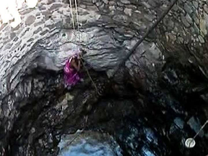 'एबीपी माझा'च्या वृत्ताची दखल, नाशिकच्या बर्ड्याच्या वाडीच्या विहिरींची जिल्हा प्रशासनाच्या बैठकीत चर्चा Nashik Bardyachi Wadi water issue discuss in district administration meeting 'एबीपी माझा'च्या वृत्ताची दखल, नाशिकच्या बर्ड्याच्या वाडीच्या विहिरींची जिल्हा प्रशासनाच्या बैठकीत चर्चा