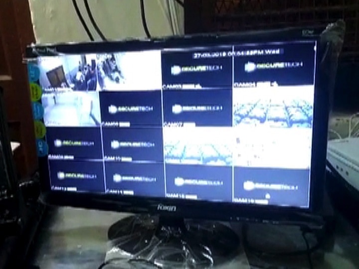 Ramtek Strongroom Theft - Thief returns stolen DVRs of CCTV रामटेकमध्ये EVM ठेवलेल्या स्ट्राँगरुममधून चोरलेले DVR चोरांनी परत आणून दिले