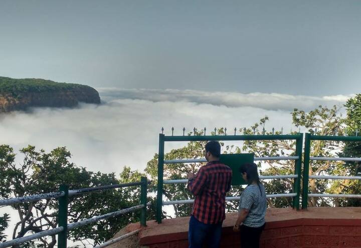 राज्यभरात उन्हाचा कडाका वाढल्याने पर्यटकांची पावले महाबळेश्वरच्या दिशेने वळत आहेत