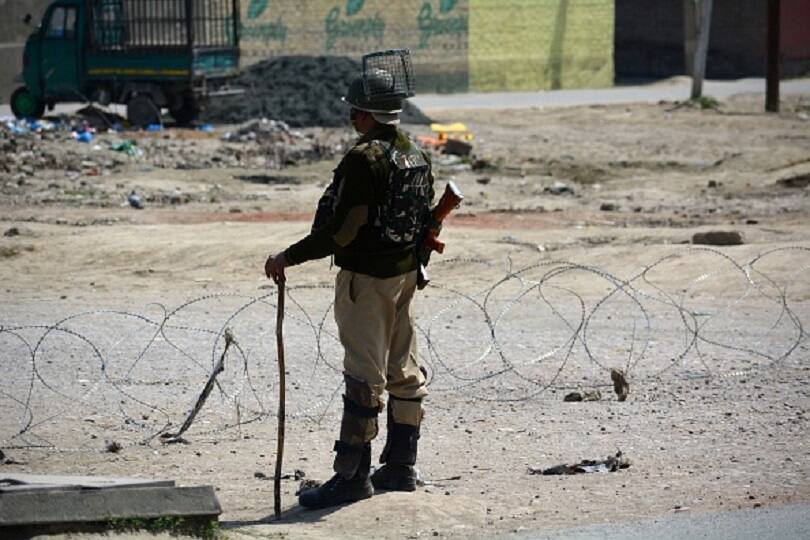 Pakistan urges India to de-escalate border tension नियंत्रण रेषेवरील तणाव कमी करण्याचा पाकिस्तानचा प्रस्ताव