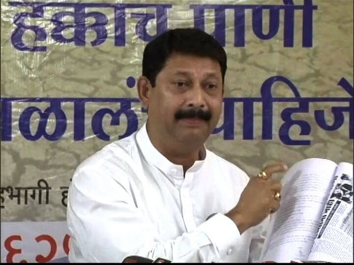 महाराष्ट्राचं पाणी गुजरातला वळवलं, मनसेचा मुख्यमंत्र्यांवर गंभीर आरोप MNS Leader allegation on CM for Maharashtra water to Gujrat महाराष्ट्राचं पाणी गुजरातला वळवलं, मनसेचा मुख्यमंत्र्यांवर गंभीर आरोप