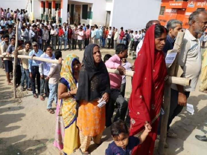 Loksabha Election 2019 6th phase - 7 state voting in 59 loksabha seat Loksabha Election 2019 6th phase : लोकसभेच्या सहाव्या टप्प्यासाठी 7 राज्यातील 59 जागांसाठी आज मतदान, दिग्गज मैदानात