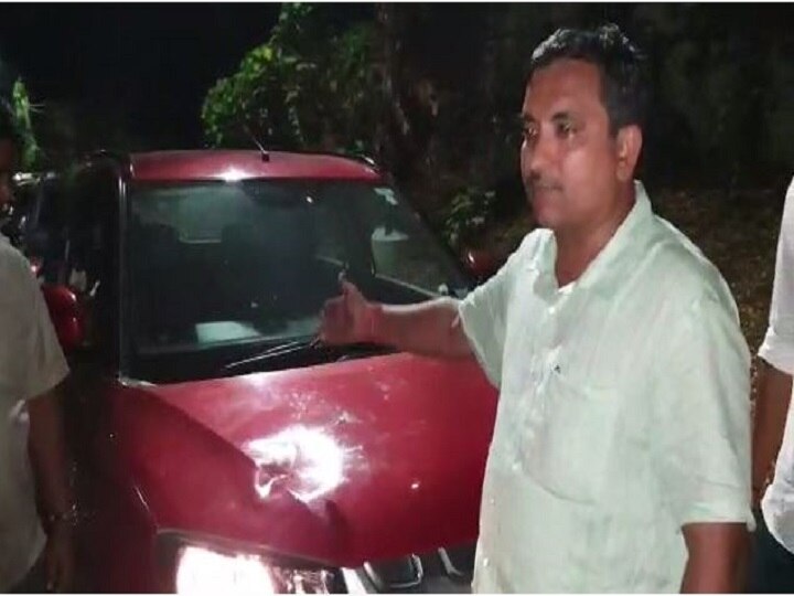 BJP candidate Siddharth Kunkolienkar car attacked in Panaji Assembly constituency मनोहर पर्रिकरांच्या राजकीय वारसदारांच्या कारवर अज्ञातांकडून बियरच्या बॉटल फेकून हल्ला