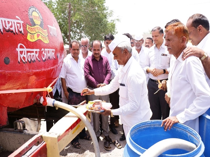 ST Corporation started Water Tanker Maharashtra Water crisis  दुष्काळात तहानलेल्या गावांना एसटीचा आधार, दत्तक गावांना पाणीपुरवठा करणार