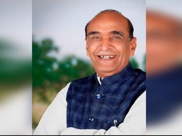 Lok Sabha results : Madhya Pradesh Congress leader Ratan Singh dies of heart attack Lok Sabha Election Results | पराभव जिव्हारी, काँग्रेस नेत्याचा मतमोजणीवेळी हार्ट अटॅकने मृत्यू