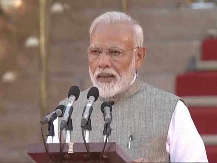 PM Narendra Modi oath taking ceremony नरेंद्र मोदी यांना पंतप्रधानपदाची शपथ, राष्ट्रपती भवनात 58 मंत्र्यांचा शपथविधी