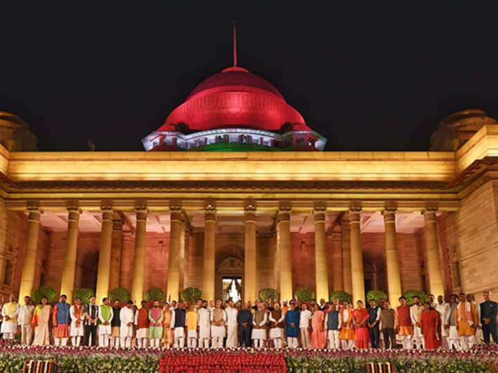 नरेंद्र मोदी यांचा शपथविधी सोहळा, सलग दुसऱ्यांदा घेतली पंतप्रधानपदाची शपथ