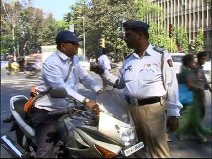 pune traffic police collected 19 crores fine in last 5 months from helmetless riders latest updates हेल्मेटसक्तीच्या माध्यमातून पुणेकरांकडून पाच महिन्यात 19 कोटींचा दंड वसूल