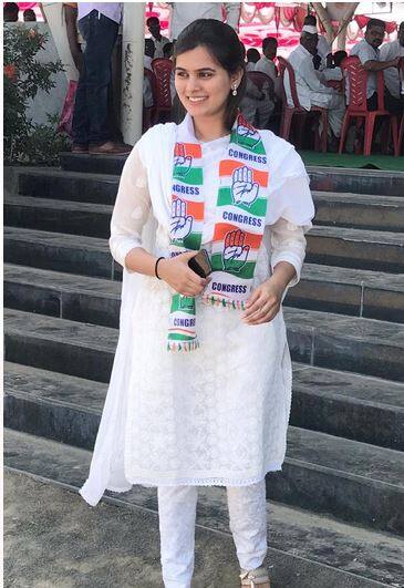 इंदापूर तालुक्यातील बावडा-लाखेवाडी जिल्हा परिषद गटाच्या पोटनिवडणुकीसाठी काँग्रेसच्या उमेदवार म्हणून अंकिता पाटील यांच्या नावाची घोषणा करण्यात आली.