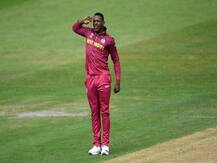 विकेट घेतल्यानंतर कडक सॅल्युट, विंडीजचा शेल्डन कॉट्रेल आर्मीप्रेमामुळे चर्चेत