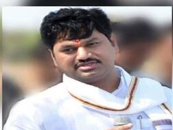 धनंजय मुंडेंच्या अडचणींमध्ये वाढ, सरकारी जमीन लाटल्याप्रकरणी गुन्हा दाखल करण्याचे कोर्टाचे आदेश