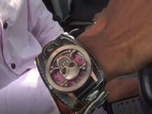 बोट कानाला लावून मोबाईलवर बोला, हिंगोलीच्या पठ्ठ्याचा भन्नाट शोध