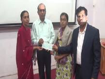 Majha Impact : घरात अठराविश्व दारिद्र्य असलेल्या मोलकरणीची मुलगी डॉक्टर होणार