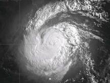 Cyclone Vayu | गुजरातकडे सरकणाऱ्या वायू वादळाने दिशा बदलली!