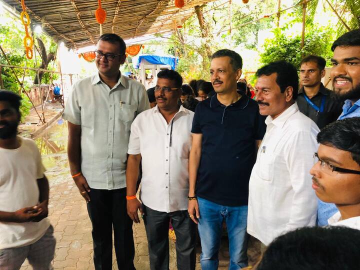 त्यामुळे वाढदिवस आदित्य ठाकरेंचा जरी असला तरी फोटोंसाठी गर्दी मिलिंद नार्वेकरांकडेच झालेली पाहायला मिळाली. 