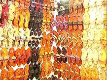 कोल्हापुरी चपलांना GI मानांकन, कारागिरांच्या प्रयत्नांना यश