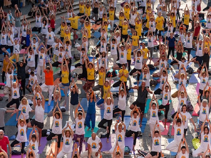 International Yoga Day - How start Yoga day in world International Yoga Day | आज पाचवा आंतरराष्ट्रीय योग दिवस, 'या' प्राचीन भारतीय पद्धतीला अशी मिळाली जगमान्यता