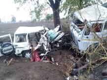 बुलडाण्यात बोलेरो- कंटेनरचा भीषण अपघात, चार जणांचा जागीच मृत्यू