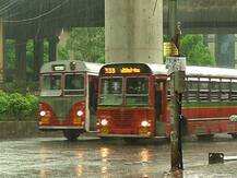 खूशखबर! मान्सून मुंबईत दाखल, काही भागात पावसाच्या तुरळक सरी, तर महाराष्ट्राचं चेरापुंजी पावसाच्या प्रतीक्षेत