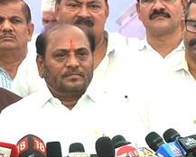 दुधाच्या प्लॅस्टिक पिशव्यांवरील बंदी एका महिन्यात लागू होणार : पर्यावरण मंत्र्यांची विधानसभेत माहिती