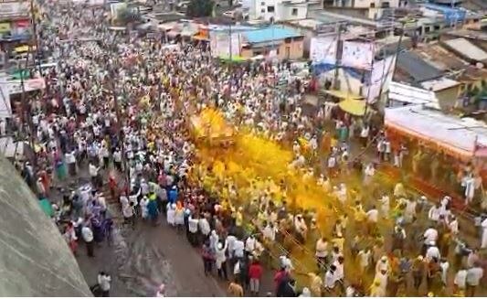 हाच क्षण अनुभवण्यासाठी माऊलींचे दर्शन घेण्यासाठी यावेळी जेजुरी पंचक्रोशीतील गावकरी देखील मोठ्या प्रमाणात गर्दी करत असतात. 