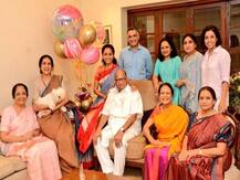 कुटुंबासोबत खासदार सुप्रिया सुळे यांचा 50 वा वाढदिवस साजरा