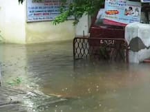 रस्त्यांना स्विमिंग पूलचं रुप, मुंबईत ठिकठिकाणी पाणी साचलं!