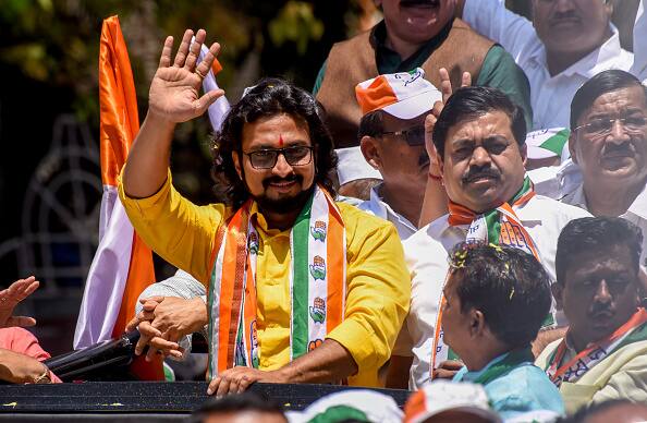 Amol Kolhe | कोरोना प्रतिबंधक लसीचे दोन्ही डोस घेऊनही खासदार डॉ. अमोल कोल्हे पुन्हा पॉझिटिव्ह Shirur ncp mp amol kolhe testesd covid19 positive Amol Kolhe | कोरोना प्रतिबंधक लसीचे दोन्ही डोस घेऊनही खासदार डॉ. अमोल कोल्हे पुन्हा पॉझिटिव्ह