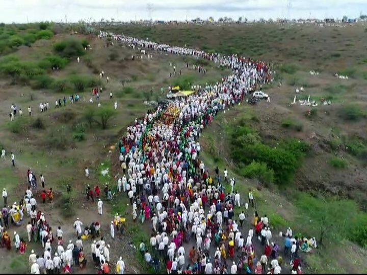 पाटसवरुन उंडवडीकडे जाणाऱ्या तुकारामाच्या पालखीसोबतच्या वारकऱ्यांना आज रुटी घाटातून जाण्याची जाण्याची पर्वणी असते. 