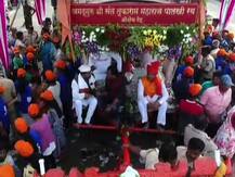 नीरा नदी कोरडीठाक, तुकाबारायांच्या पादुकांना टँकरच्या पाण्याने स्नान घालणार