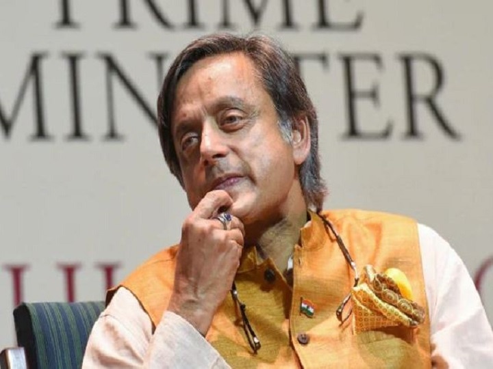 Congress MP Shashi Tharoor and senior journalists booked for sedition शशी थरुर आणि सहा पत्रकारांवर देशद्रोहाचा गुन्हा दाखल, हिसांचारासंबंधी खोटी माहिती पसरवल्याचा आरोप