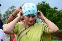 जेव्हा खासदार नवनीत कौर राणा पतीसह शेतात पेरणी करतात..