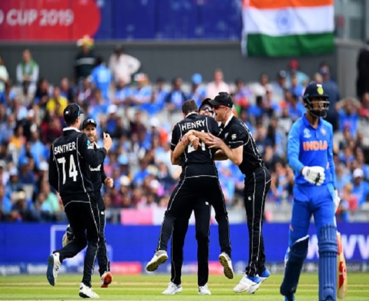 ICC Cricket World Cup 2019 - flop martin guptill took New Zealad towords Victory in Semi finals INDvNZ : संपूर्ण स्पर्धेत फ्लॉप, परंतु 'त्याच्या' एका थ्रोमुळे भारताचं वर्ल्डकपमधलं आव्हान संपुष्टात