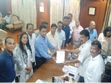 गोव्यात काँग्रेसच्या दहा आमदारांचा गट भाजपमध्ये विलीन
