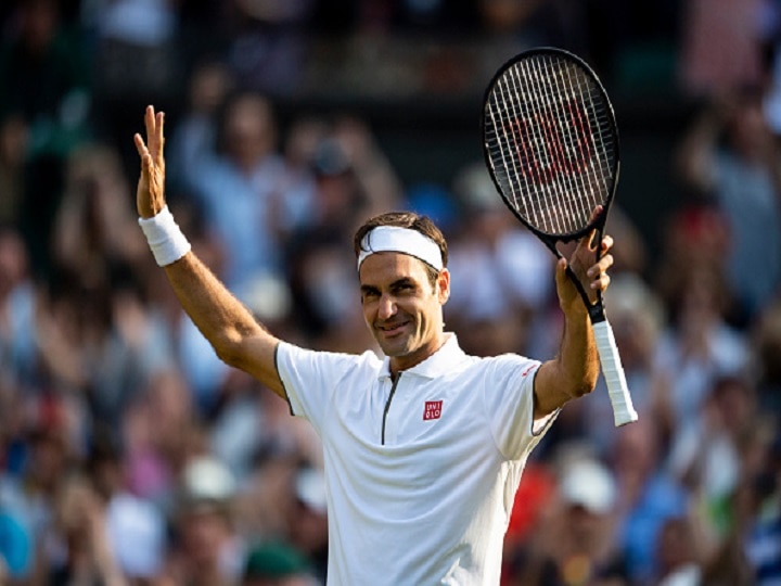 Tennis star Roger Federer celebrates 100th match victory at Wimbledon विम्बल्डनमध्ये विजयाचं शतक, रॉजर फेडररची ग्रॅण्ड स्लॅममध्ये ऐतिहासिक कामगिरी