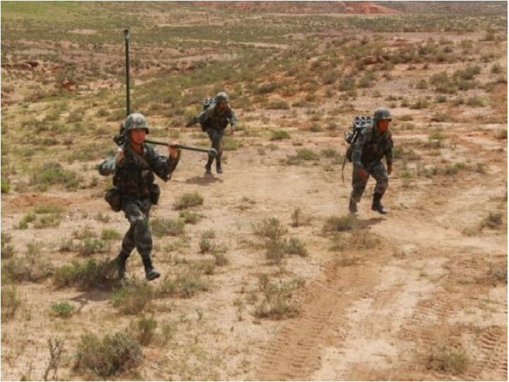 Chinese soldiers enter Demchok sector in Ladakh, go back later, officials चिनी सैनिकांची भारतीय हद्दीत दीड किमीपर्यंत घुसखोरी, भारतीय सैनिकांच्या विरोधानंतर परतले