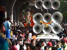गणेश विसर्जनावेळी ध्वनी प्रदूषणाचे नियम मोडणाऱ्या मंडळांना गिरगाव कोर्टाकडून अनोखी शिक्षा