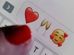 #WorldEmojiDay : सर्वाधिक वापरले जाणारे इमोजी कोणते?