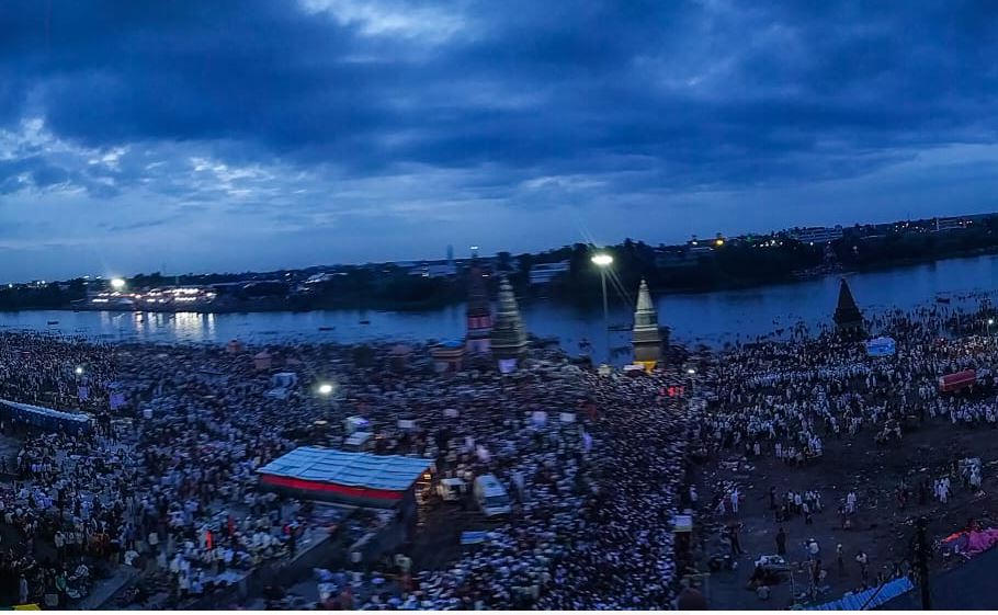 एक तरी वारी अनुभवावी...