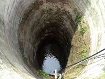 दुष्काळात तेरावा महिना, गावाला पाणीपुरवठा करणाऱ्या विहिरीत अज्ञाताने विष टाकले