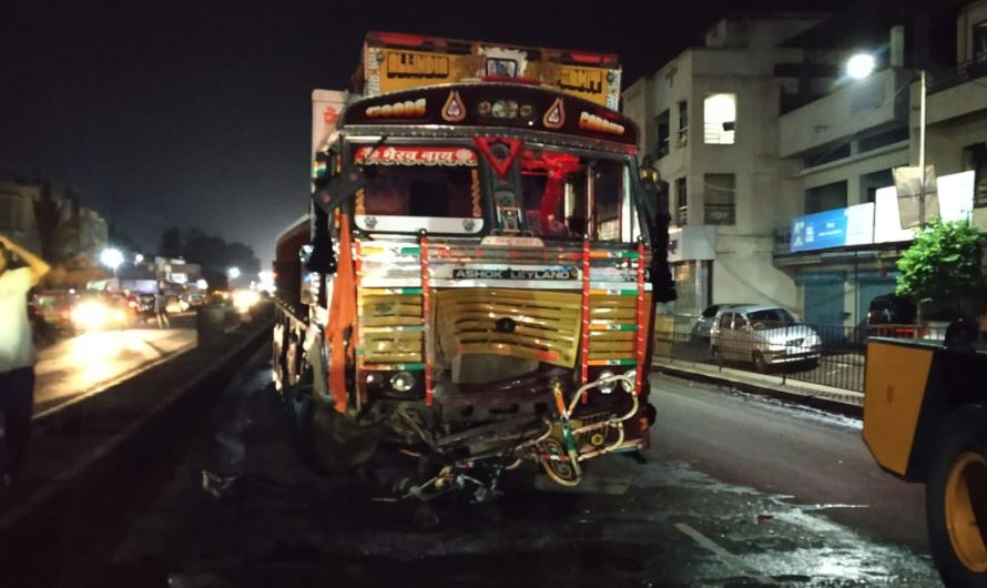 Pune Accident | पुणे-सोलापूर रस्त्यावर भीषण अपघात, नऊ महाविद्यालयीन विद्यार्थ्यांचा मृत्यू