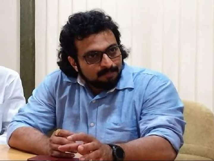 ncp mp amol kolhe demands to include chatrapati sambhaji maharaj name in government list थोर महापुरुषांच्या यादीत छत्रपती संभाजी महाराजांचा उल्लेख करा; खासदार डॉ. अमोल कोल्हेंची शासनाकडे मागणी