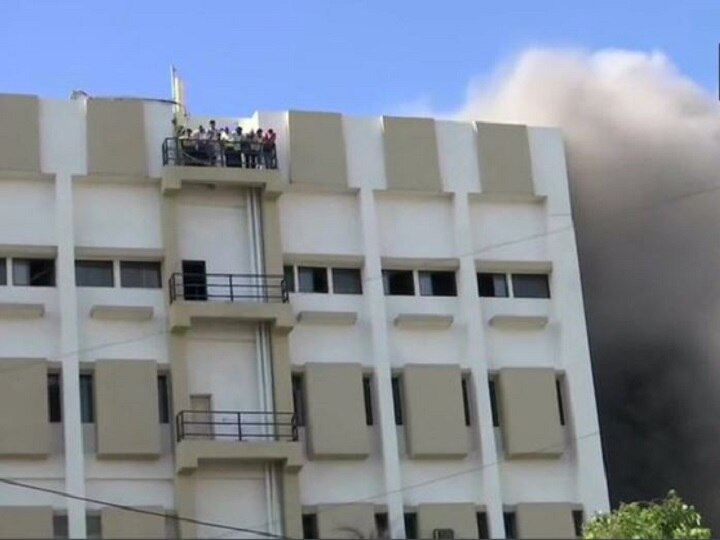 100 people rescued from MTNL building fire in Mumbai MTNL इमारतीच्या आगीतून सर्व 100 जणांची सुखरुप सुटका