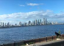 काळे ढग गुडूप... भर पावसाळ्यात मुंबईत चक्क निरभ्र आकाश!