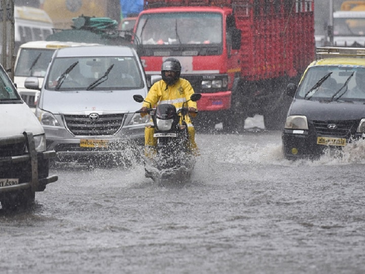 heavy rain in mumbai city and suburbs, heavy to very heavy rainfall at a few places expected IMD Mumbai Rain | मुंबईत पहाटेपासून पावसाची संततधार, मुसळधार पावसाचा हवामान विभागाचा इशारा