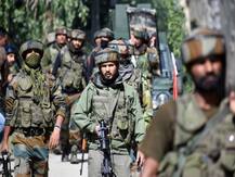 जम्मू-काश्मीरमध्ये 10 हजार सैनिक तैनात होणार, कलम 35 अ हटवण्याबाबतच्या चर्चांना उधाण